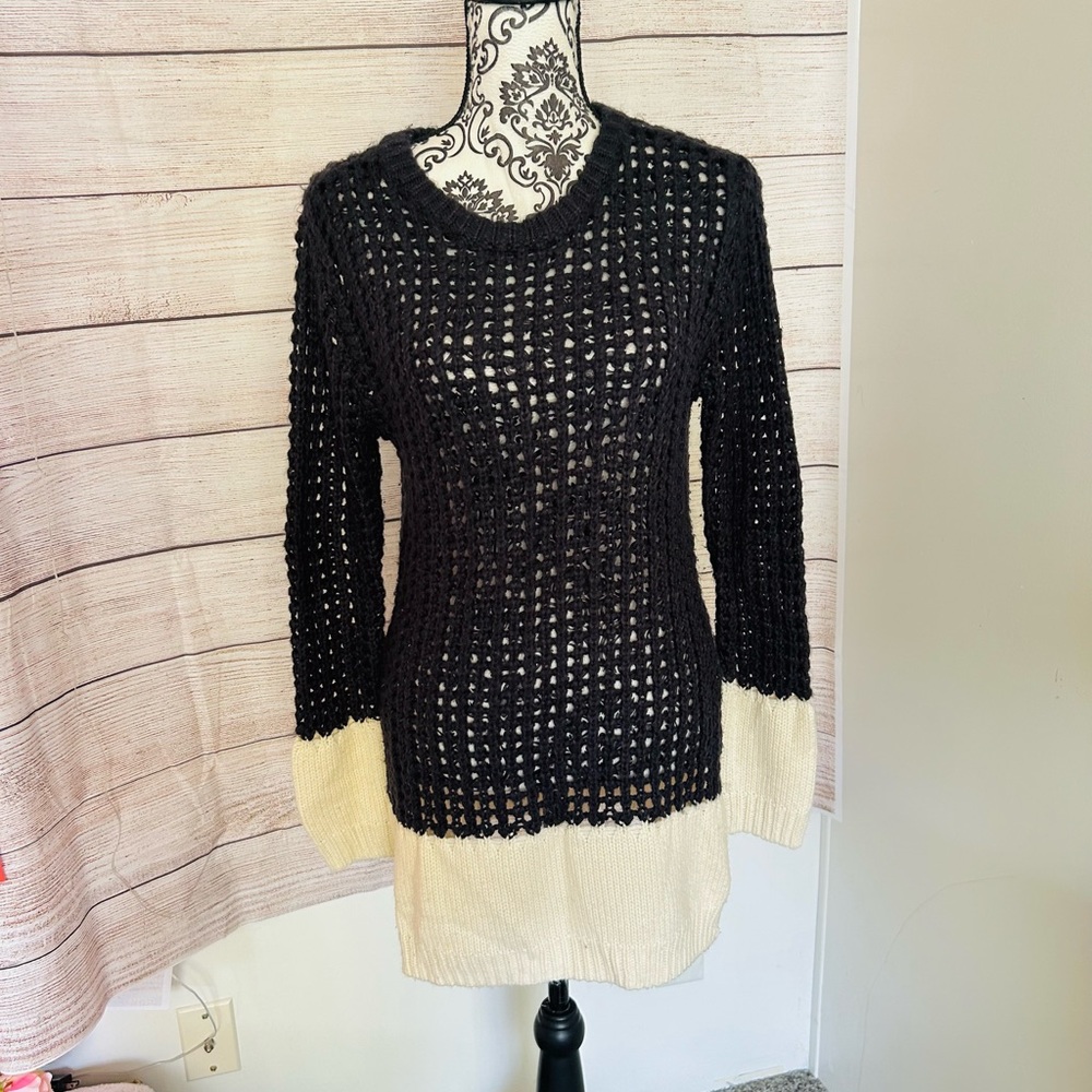 VENUS Women’s Navy Blue Ivory Colorblock Open Knit Long Sleeve Tunic Sweater
